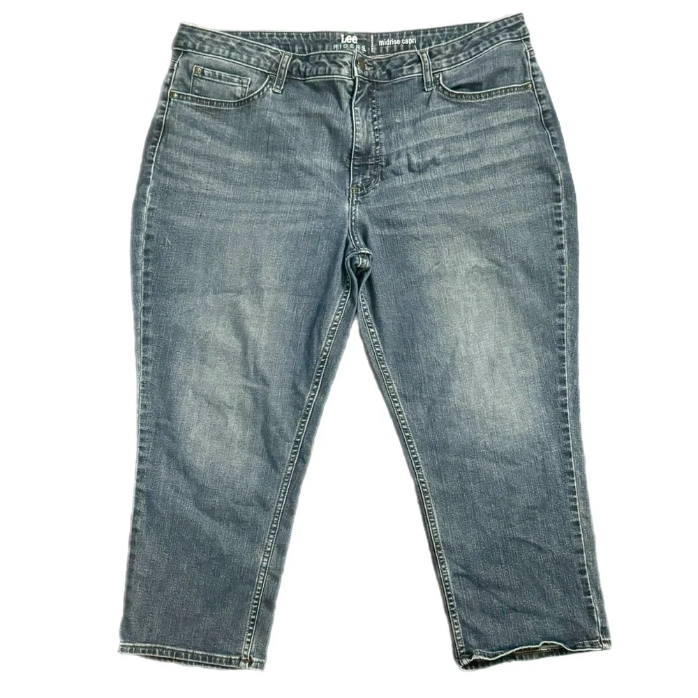 Lee Riders Capri Jeans Women 18 Blue Mid Rise Stretch - Picture 1 of 3